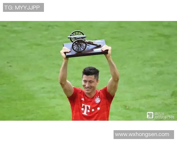 追光少年再启征程足球54号球星燃爆绿茵新传奇